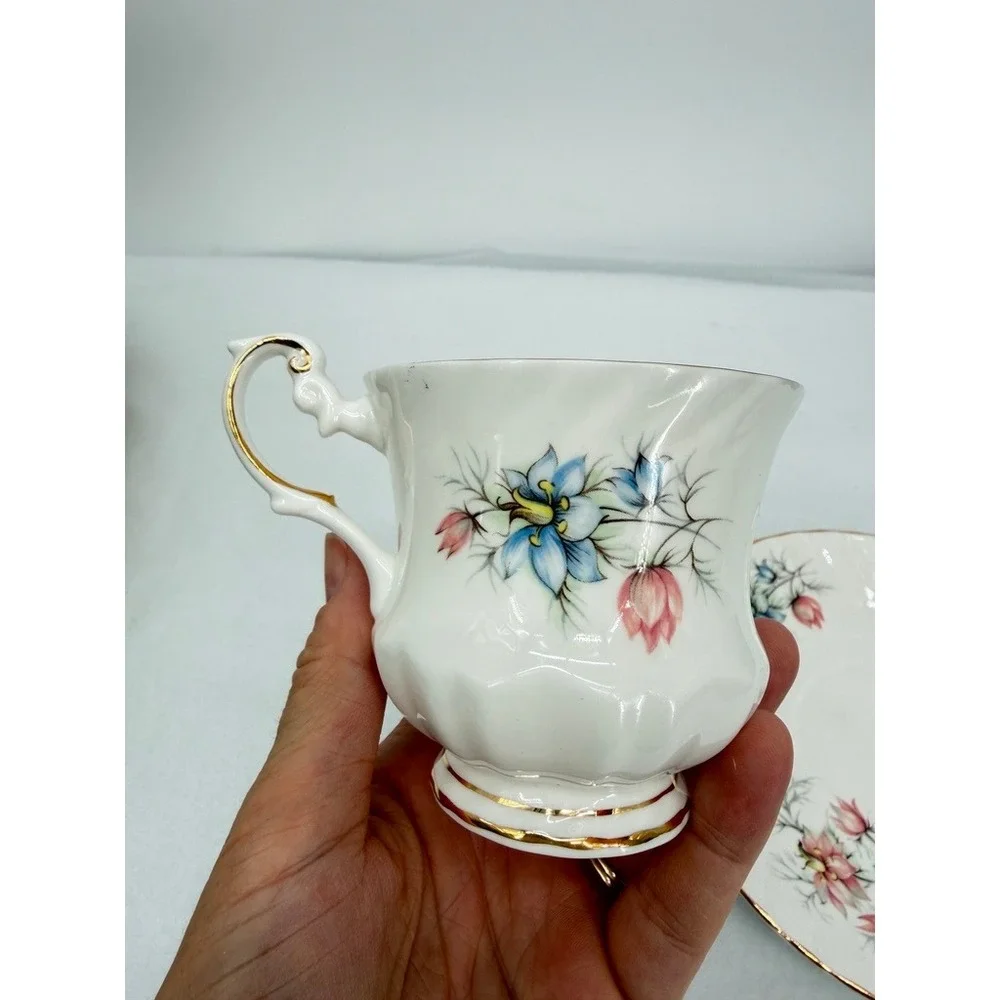 Queens Rosina Fine Bone China Co Ltd Tea Cup and Saucer Set Floral Gold Rim VTG